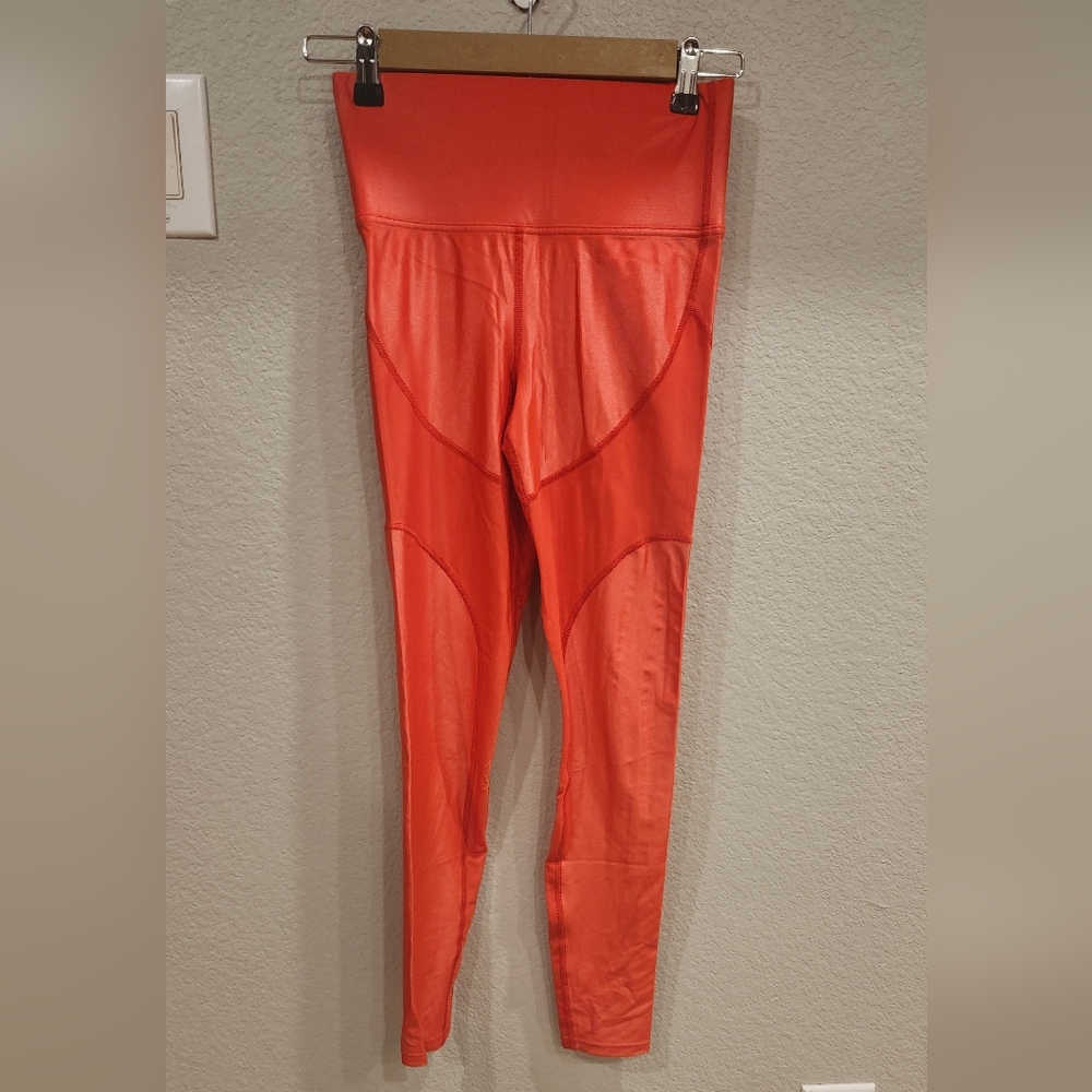CARBON38 | High-Rise 7/8 Leggings Takara Shine - Artisanal Red  | Sz S